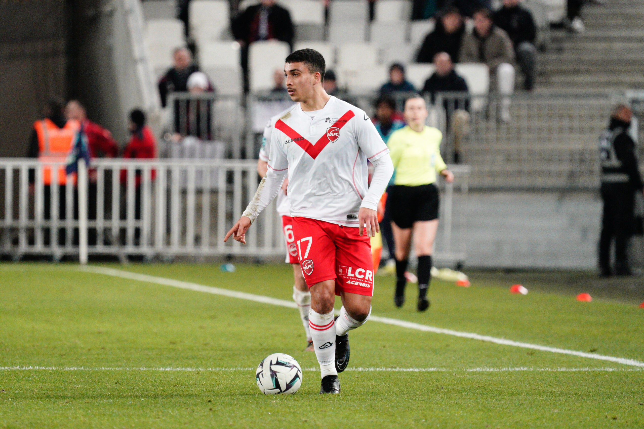 Aymen Boutoutaou VAFC